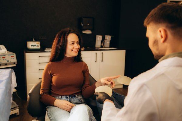 Les 5 choses essentielles à savoir sur le sein tubéreux : causes, signes et solutions